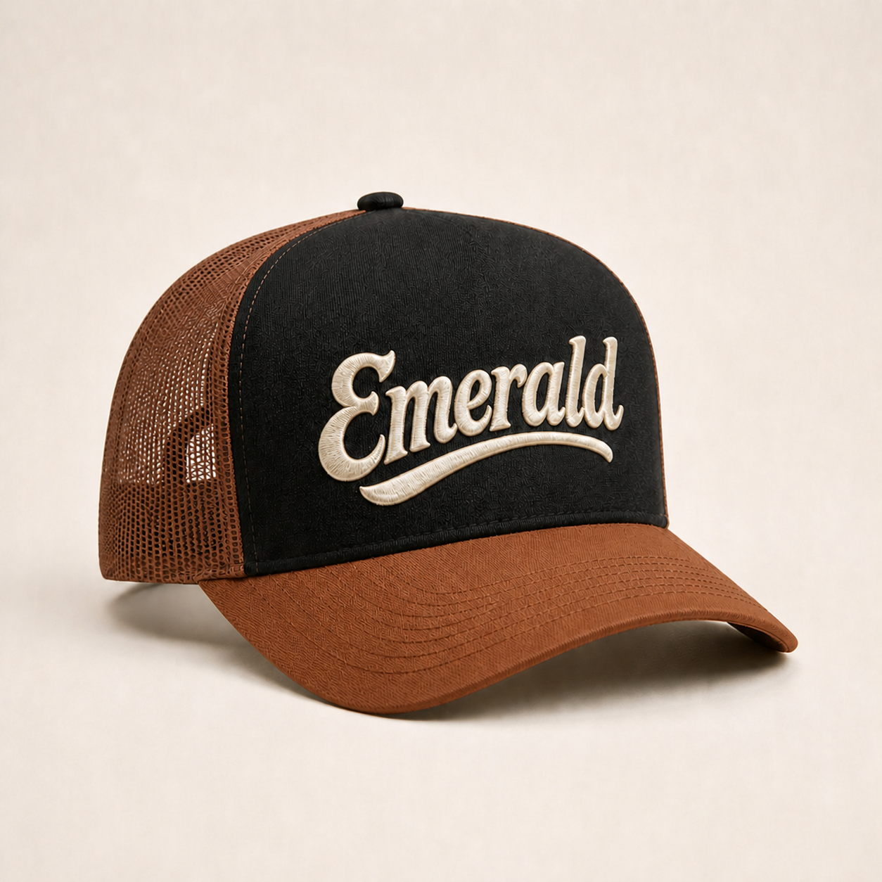 Bone Emerald - Emerald Script Preto - Preto Marrom
